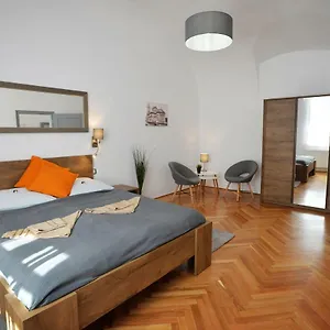 Pr Apartman Apartment Eger